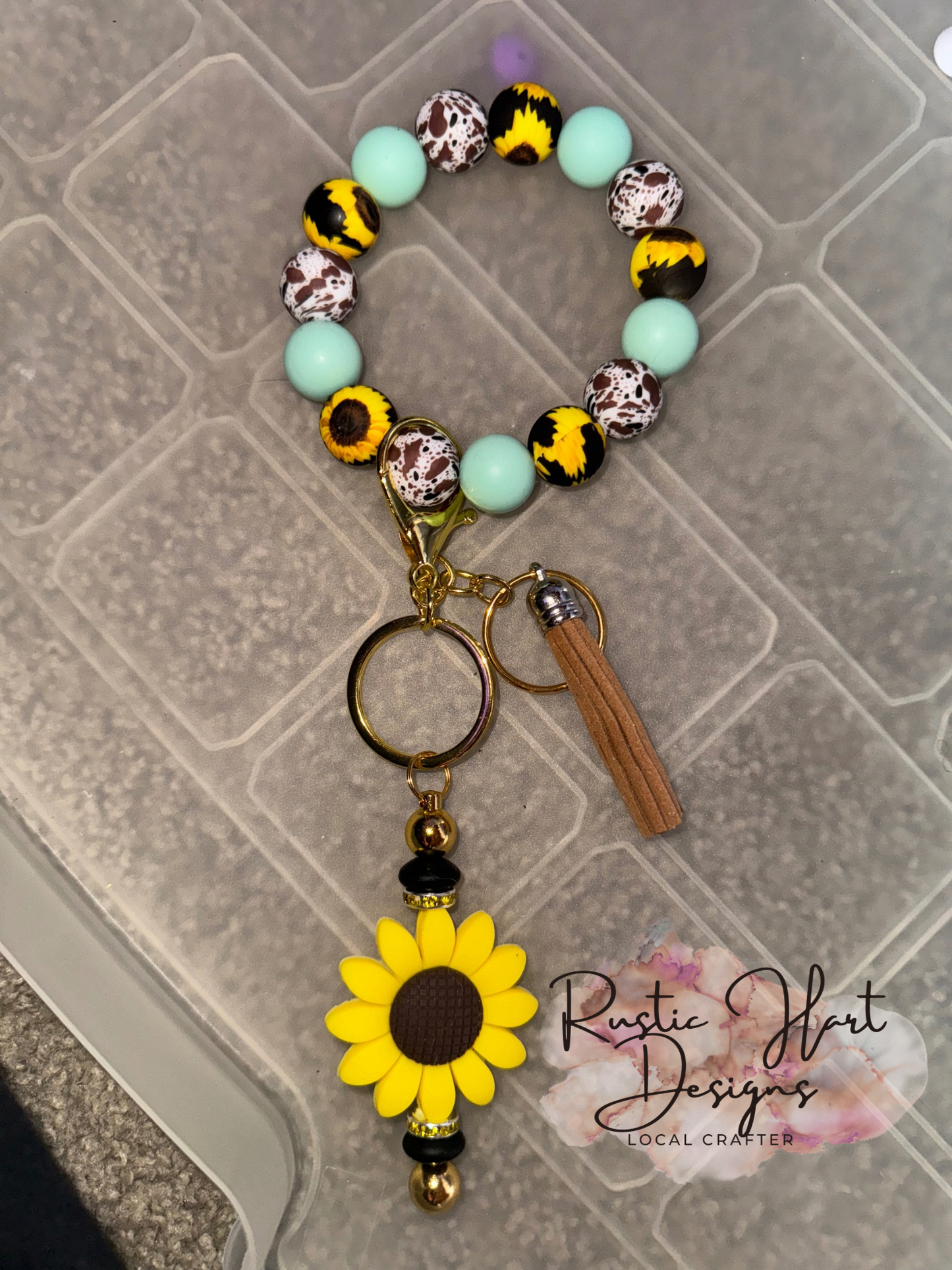 Beaded wristlet ( sunflower )